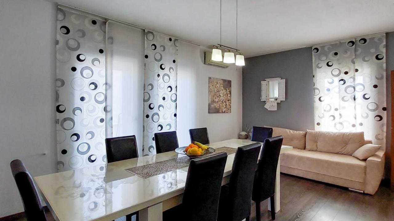 3 Bedrooms Apartman Dmt Kaštela Exterior foto